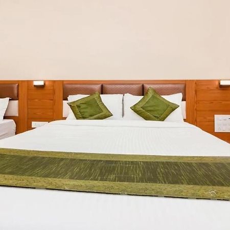 Hotel Volga Plaza Βομβάη Εξωτερικό φωτογραφία