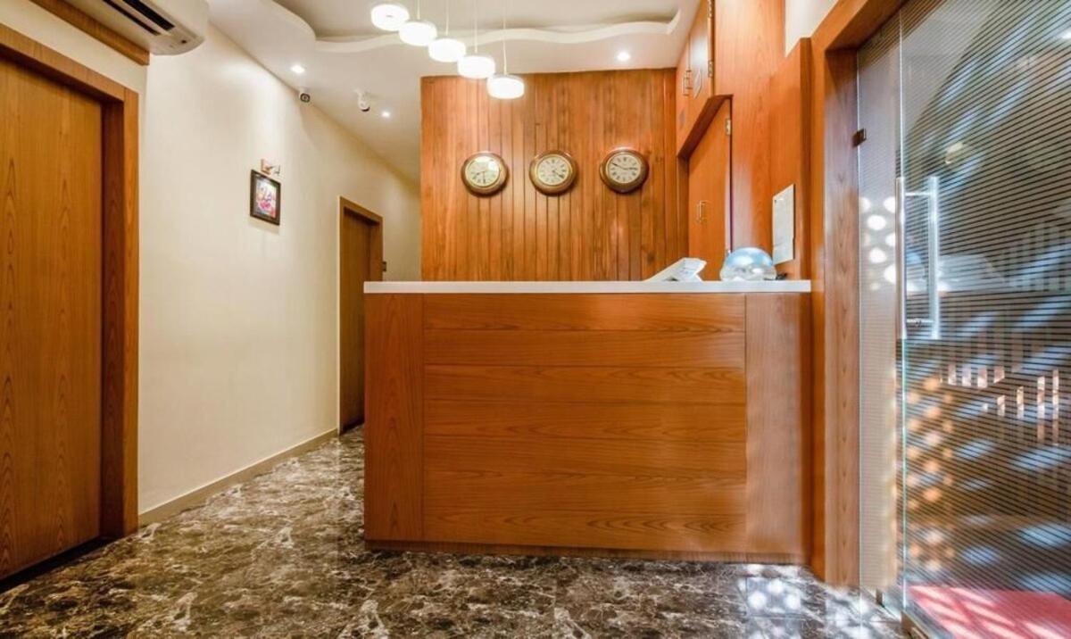 Hotel Volga Plaza Βομβάη Εξωτερικό φωτογραφία