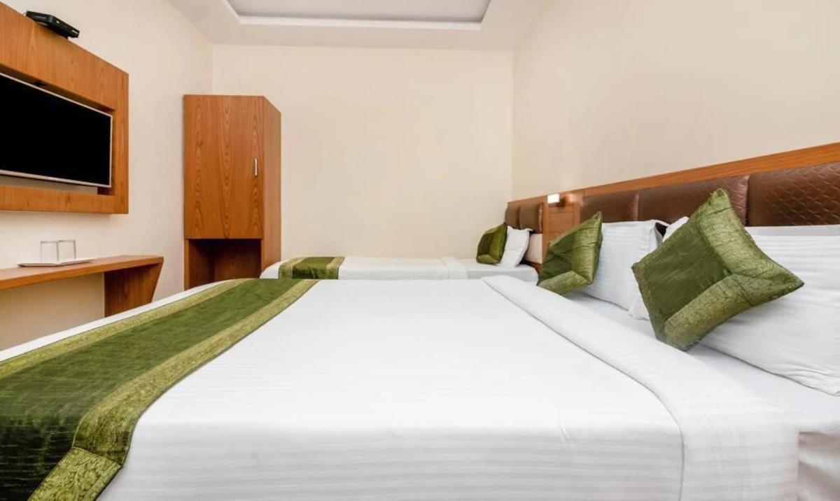 Hotel Volga Plaza Βομβάη Εξωτερικό φωτογραφία