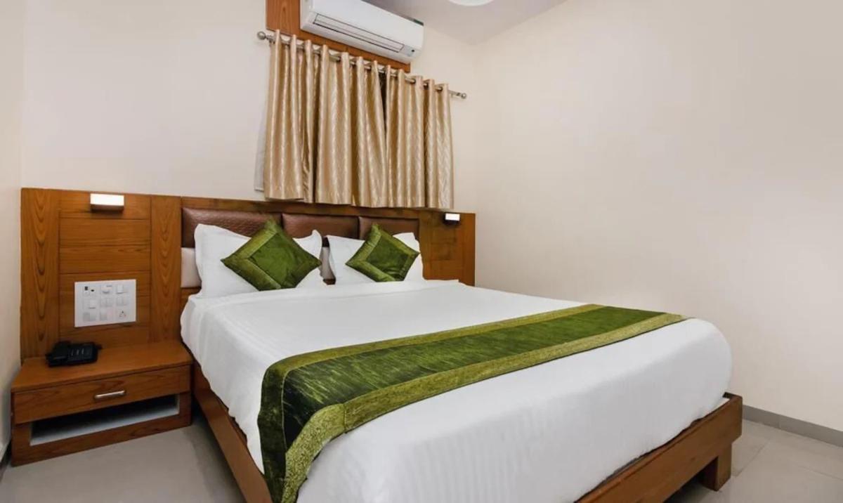 Hotel Volga Plaza Βομβάη Εξωτερικό φωτογραφία
