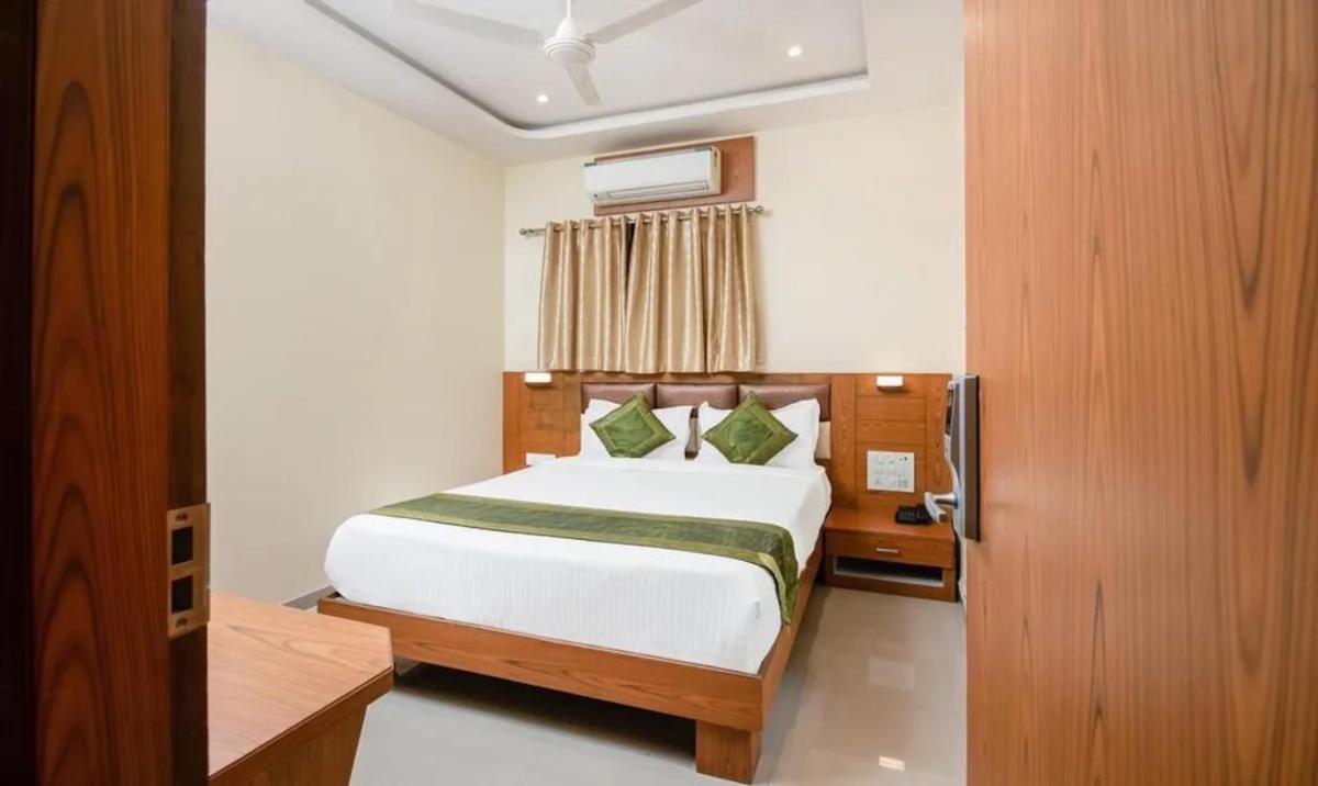 Hotel Volga Plaza Βομβάη Εξωτερικό φωτογραφία